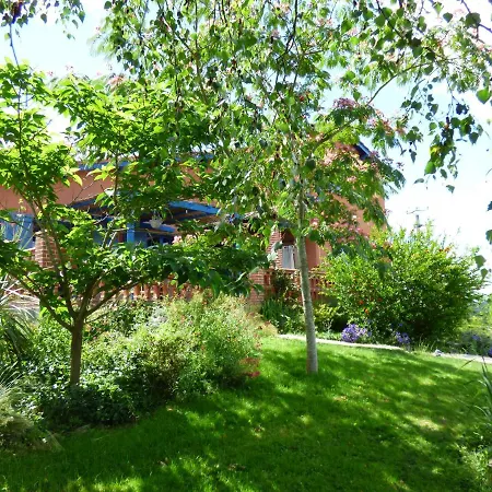 Arche De Lanoë Jacuzzi Bed & Breakfast 3*